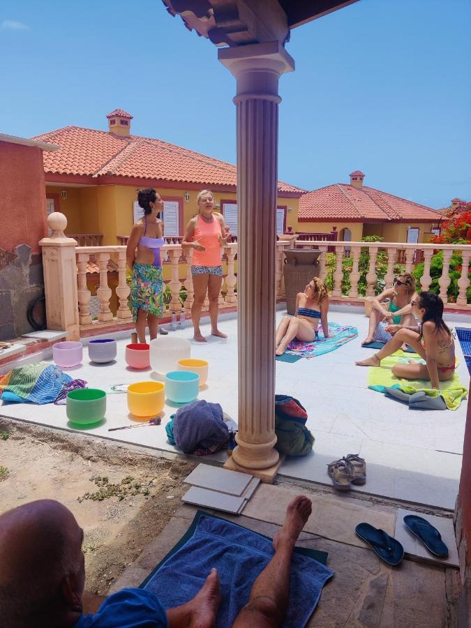 Duque Nest Hostel Адехе Экстерьер фото