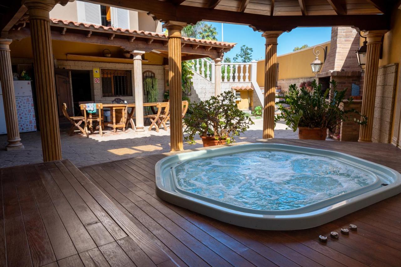 Duque Nest Hostel Адехе Экстерьер фото