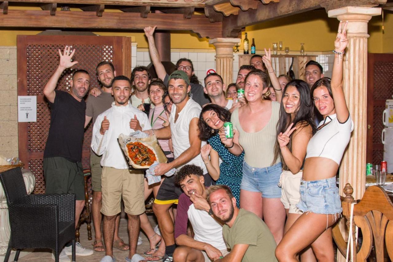 Duque Nest Hostel Адехе Экстерьер фото