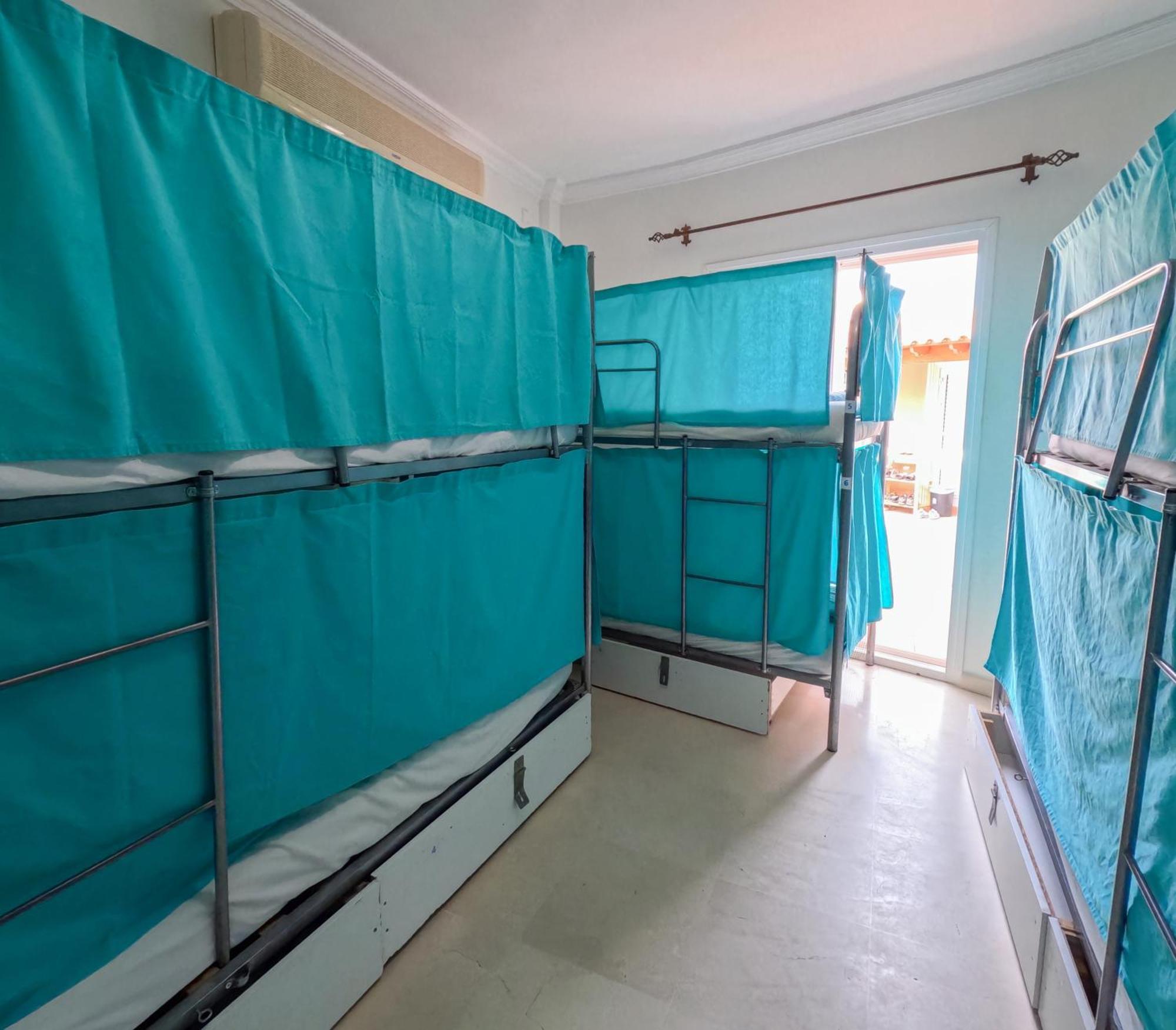 Duque Nest Hostel Адехе Экстерьер фото